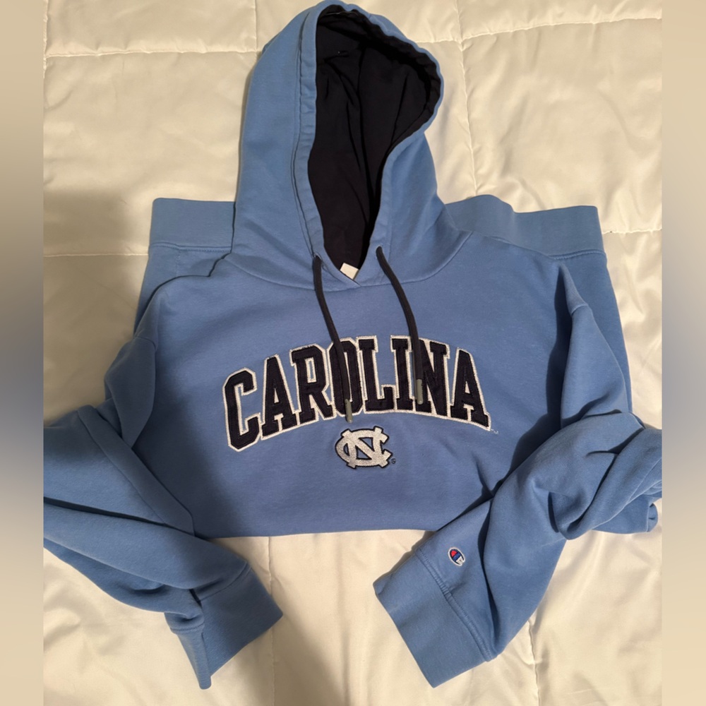 Champion Light Blue Carolina Hoodie size Large wom, fits more like a small med